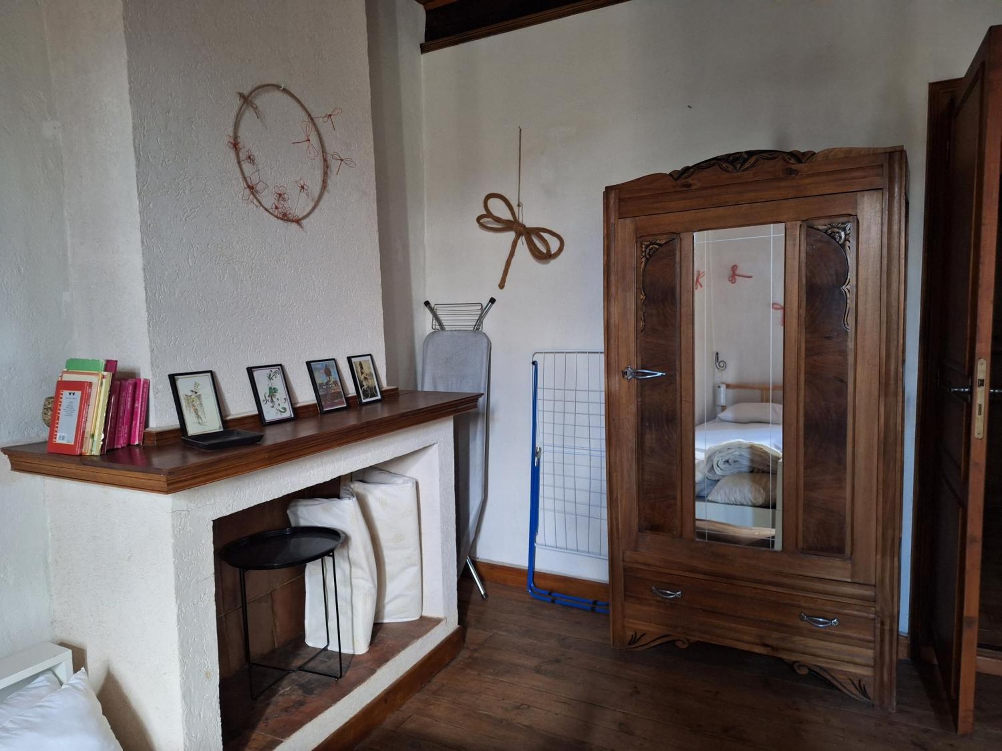 Maison Au Village Du Livre Montolieu Buitenkant foto